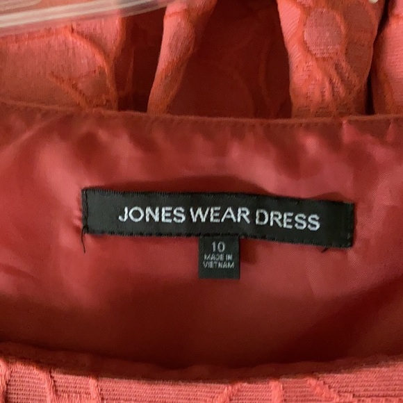Jones wear - Picture 3 of 3